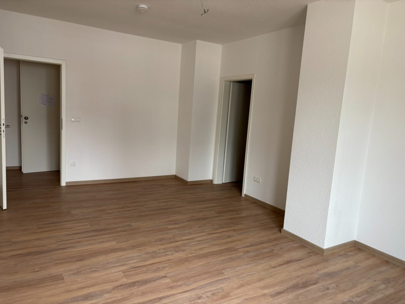 Schlafzimmer mit Zugang z. Abstellraum